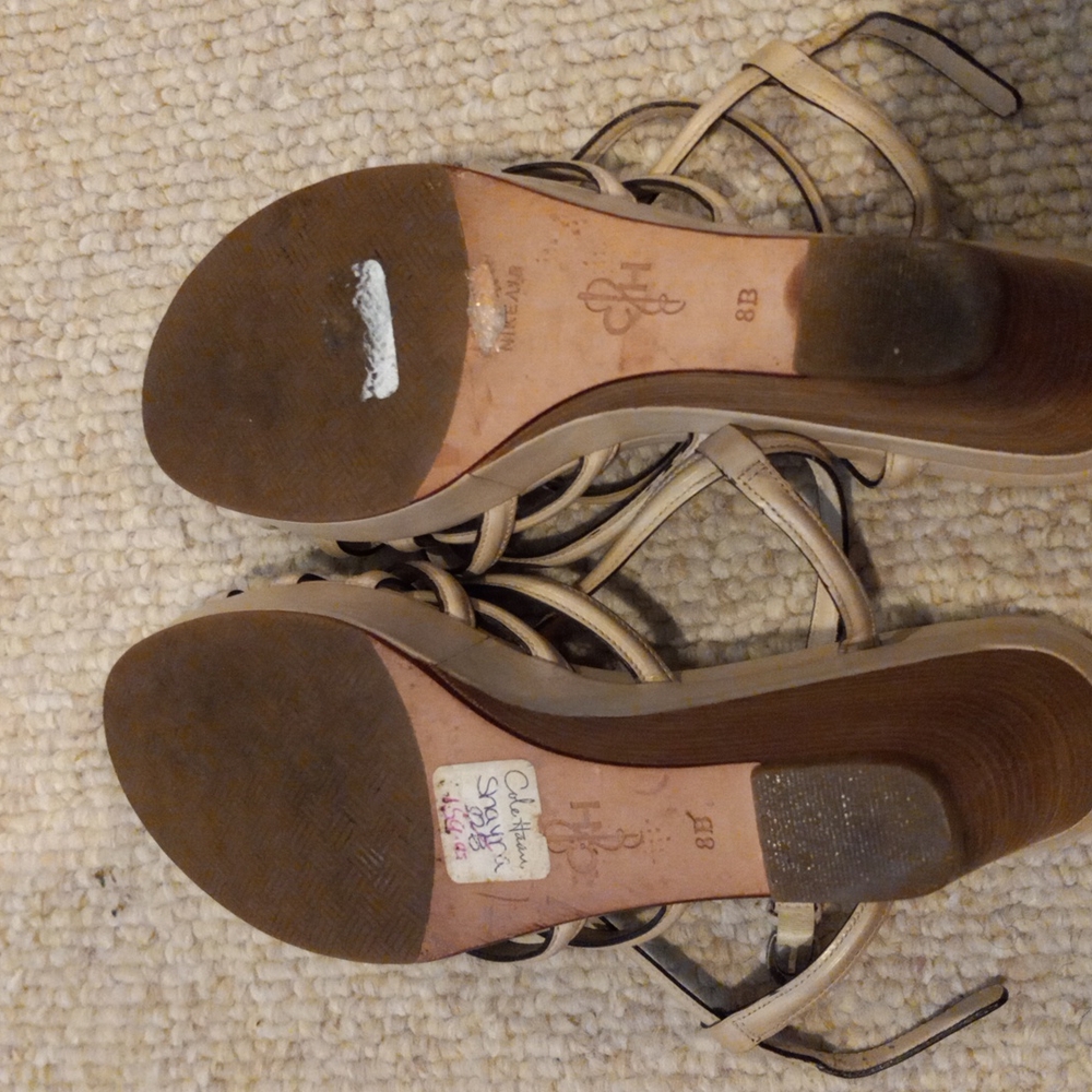 Shoes 👞 - Picture 3 of 4